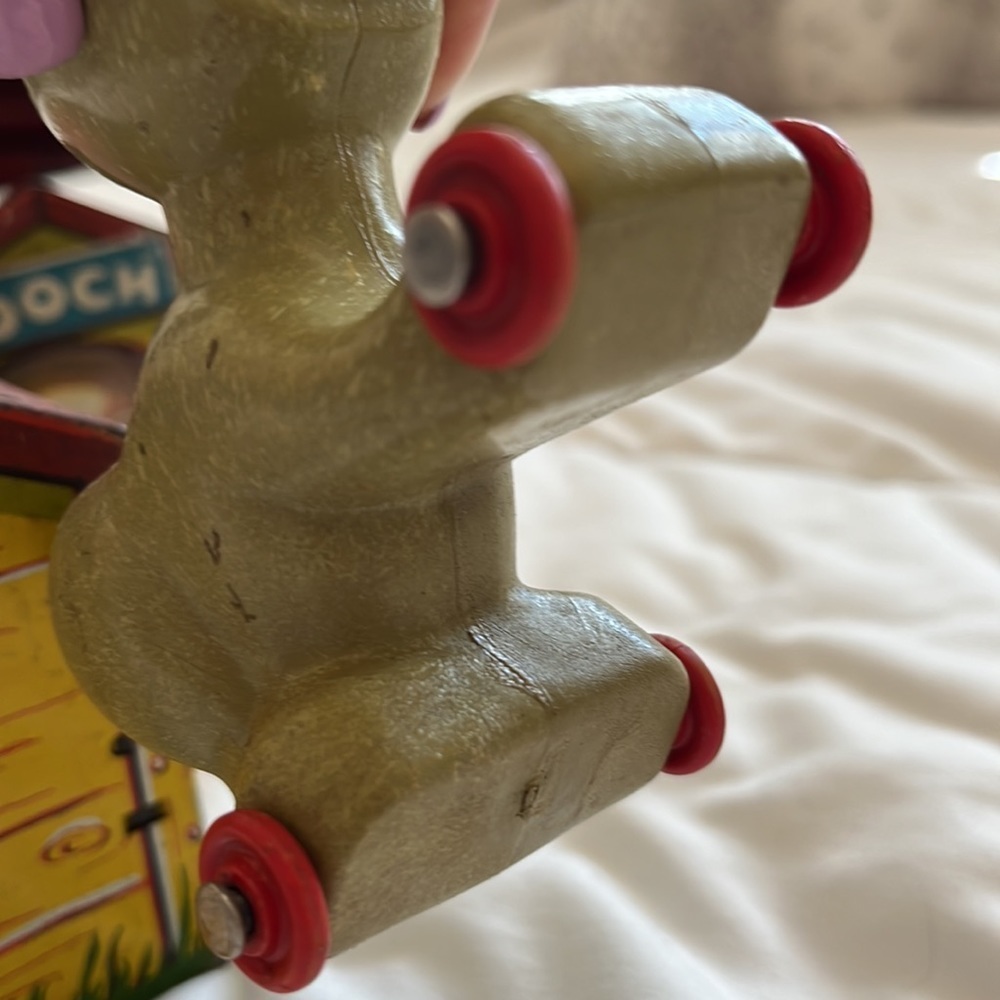 VINTAGE "Pooch" The Pop-Out Pup Toy - Picture 7 of 13